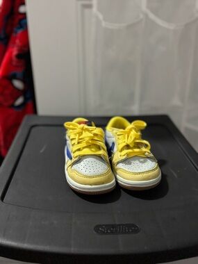 Travis Scott canary dunks 6c